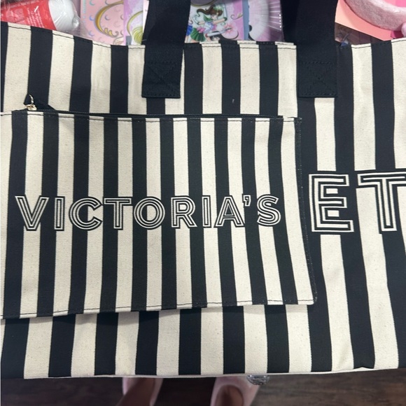 Victoria's Secret Stripe Tote Bag & Matching Wristlet Pouch Set - Picture 2 of 2